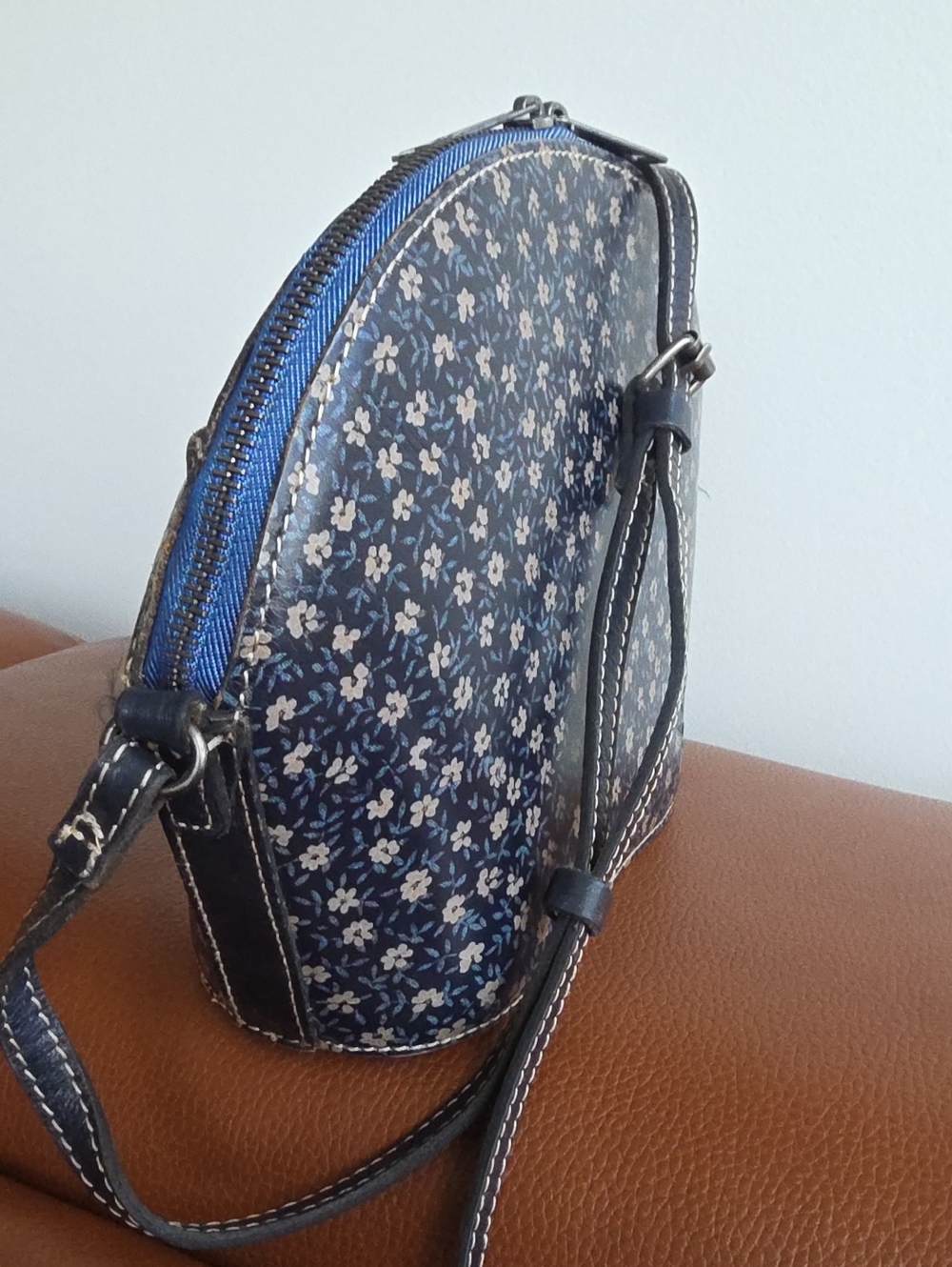 PATRICIA NASH Venezia Daisy Navy Blue Leather Crossbody Bag - Picture 5 of 13
